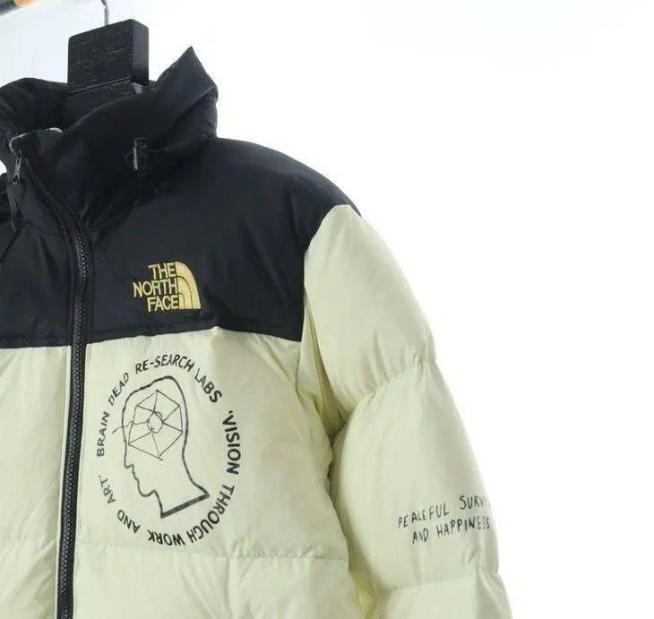 周冬雨|女孩们，撑得很累吧......像周冬雨一样套羽绒服不好吗！？