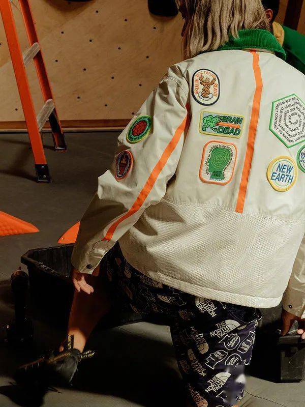 周冬雨|女孩们，撑得很累吧......像周冬雨一样套羽绒服不好吗！？