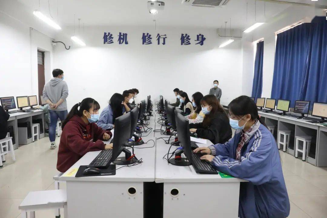 西安航空学院2020年_双高校西航职院成功举办2020年度空中乘务专业教学(2)