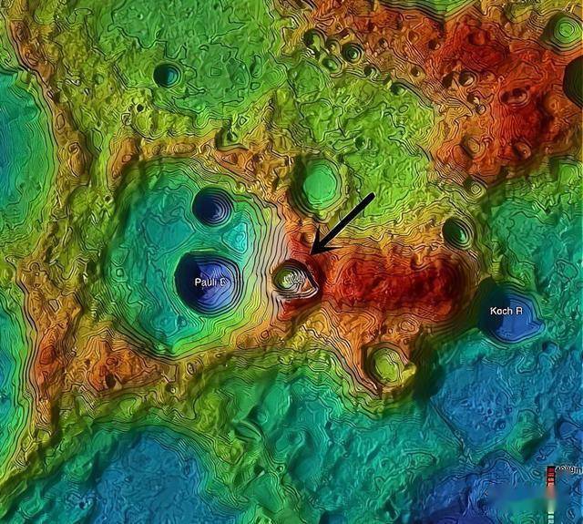 月球上最神秘的陨石坑:不自然的椭圆形,中间还有一个巨型结构