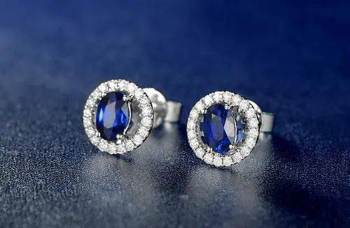 蓝色|这个色系的珠宝，高级温和又迷人，每一种都是美哭的节奏！