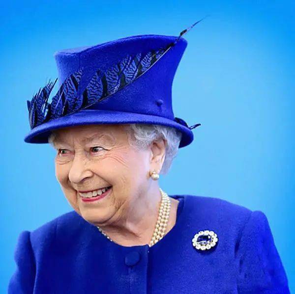 蓝色|这个色系的珠宝，高级温和又迷人，每一种都是美哭的节奏！