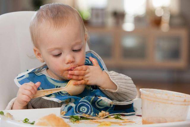 脾胃|孩子往往能远离积食专家强调：坚持“早上三不要睡前一不吃”