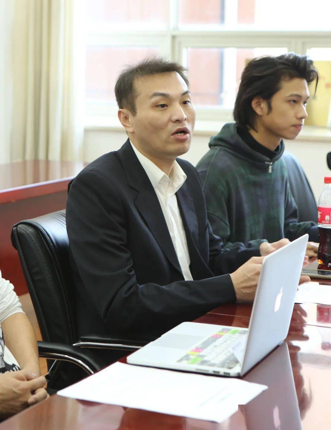 公司董事长李烽,上海凡果文化传播有限公司副总张吉雄先后介绍了公司