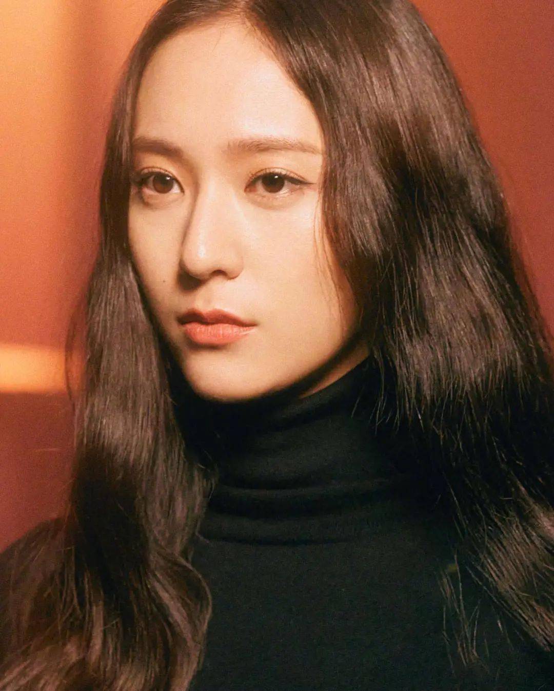 女军官|郑秀晶新剧变身精英女军官，“冰美人”这次A爆了！