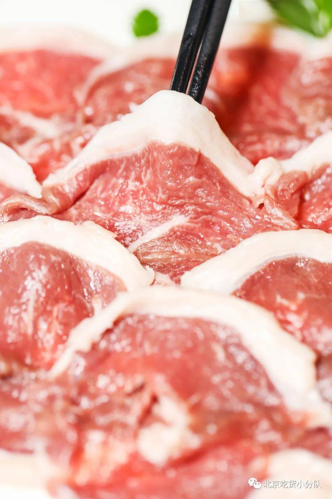 来他家一定要点最主打手切鲜羊肉~!