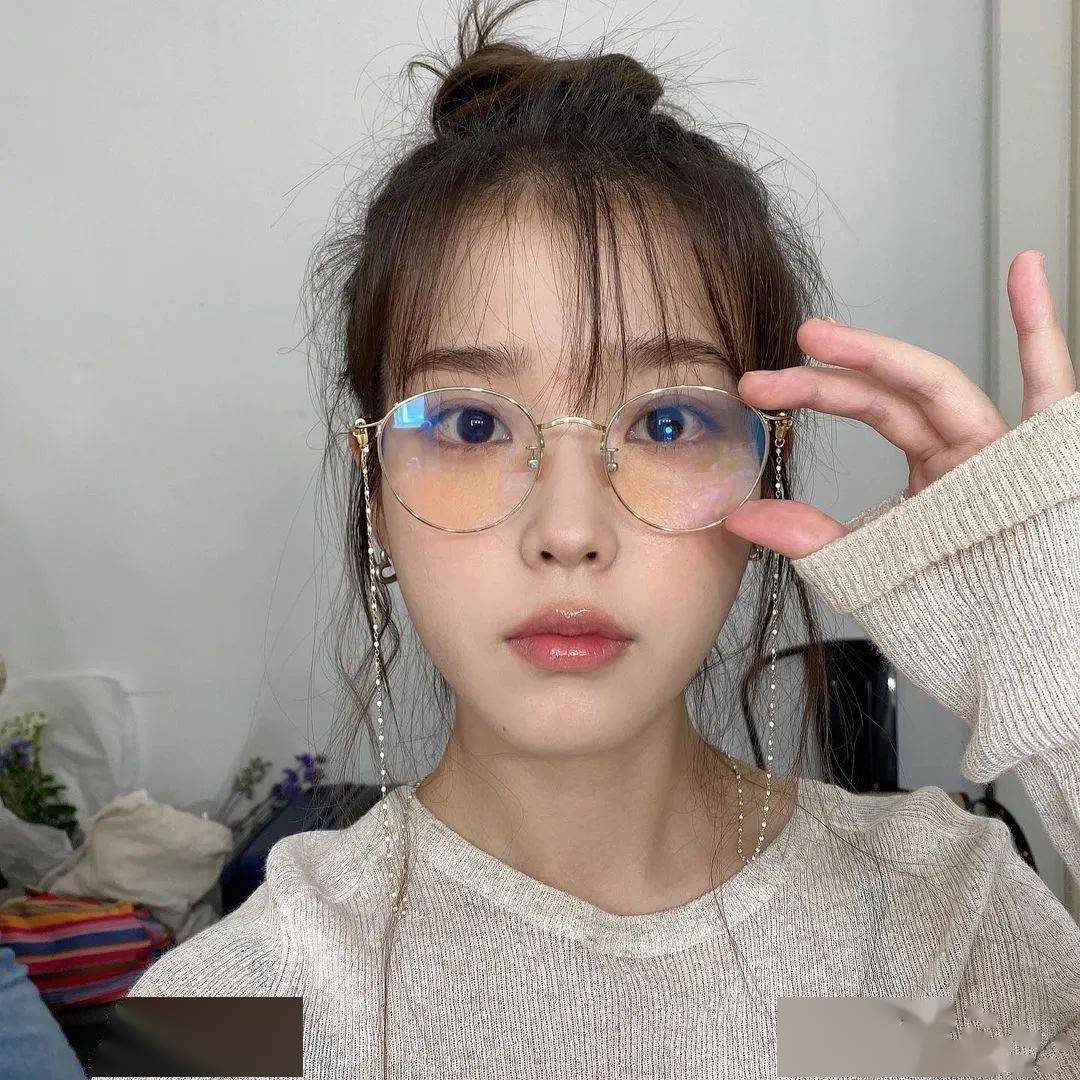 小松菜|戴眼镜就不想化妆？看完Jennie、小松菜奈等“买家秀”你再做决定～