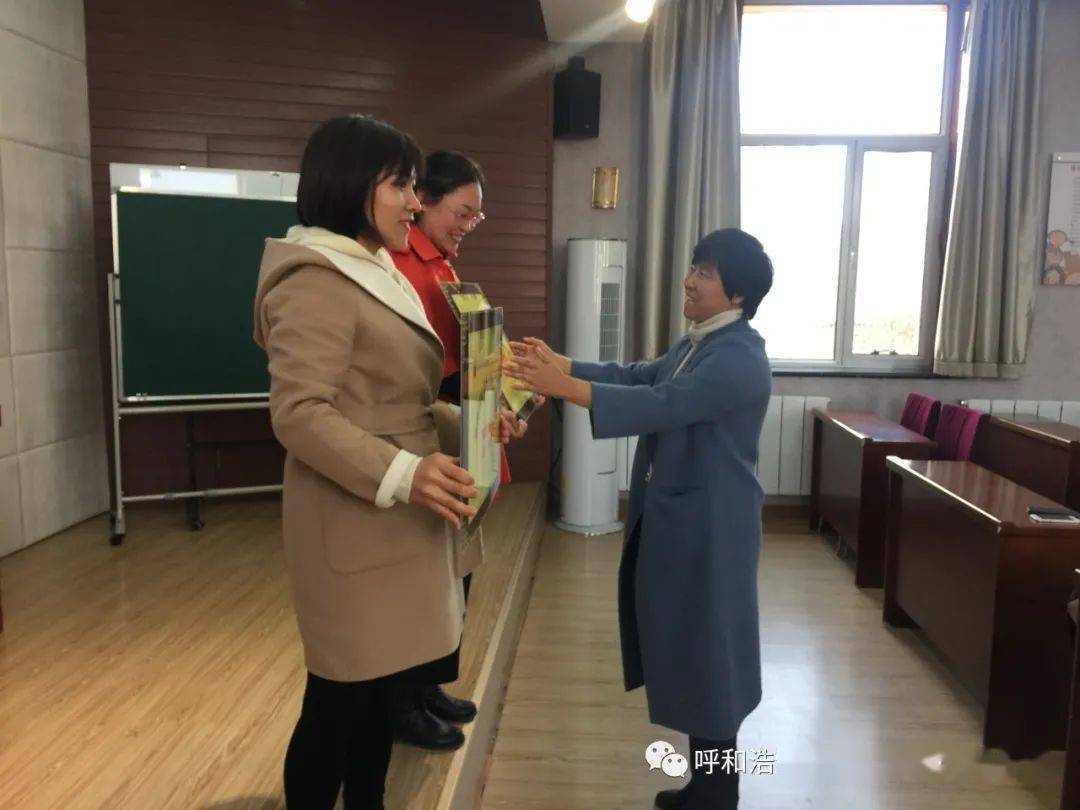 名师引领成长携手幸福前行东门外小学名师工作室成立启动仪式