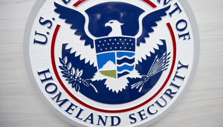 美国|迫于白宫压力，两名美国土安全部高官宣布辞职