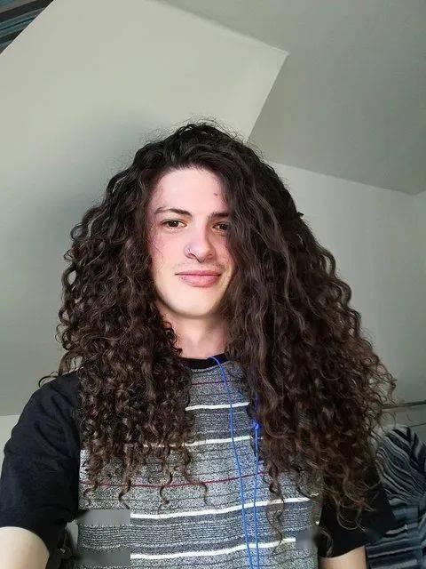 长发|一群喜欢留长发的男生各种po自拍，有些居然性感又妩媚啊！