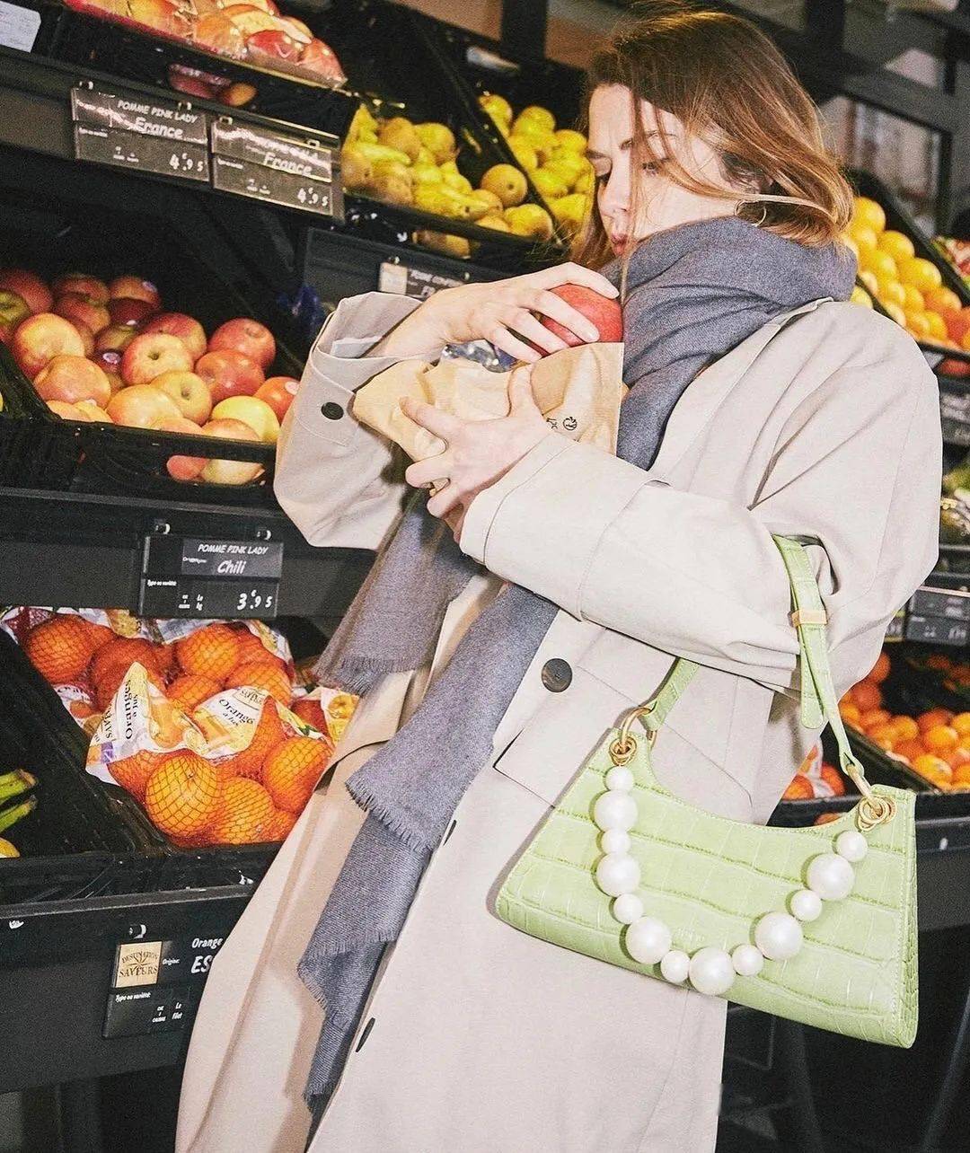 买的|2020最值得买的8款轻奢包，时髦小众绝美子！！