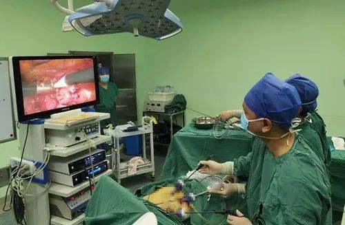 泾县医院成功开展胸腔镜下胸腺瘤切除术_手术