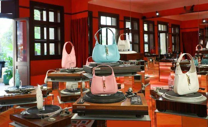 节目|壹周潮话题 | 付完尾款，只能靠这节目找找赚钱动力了