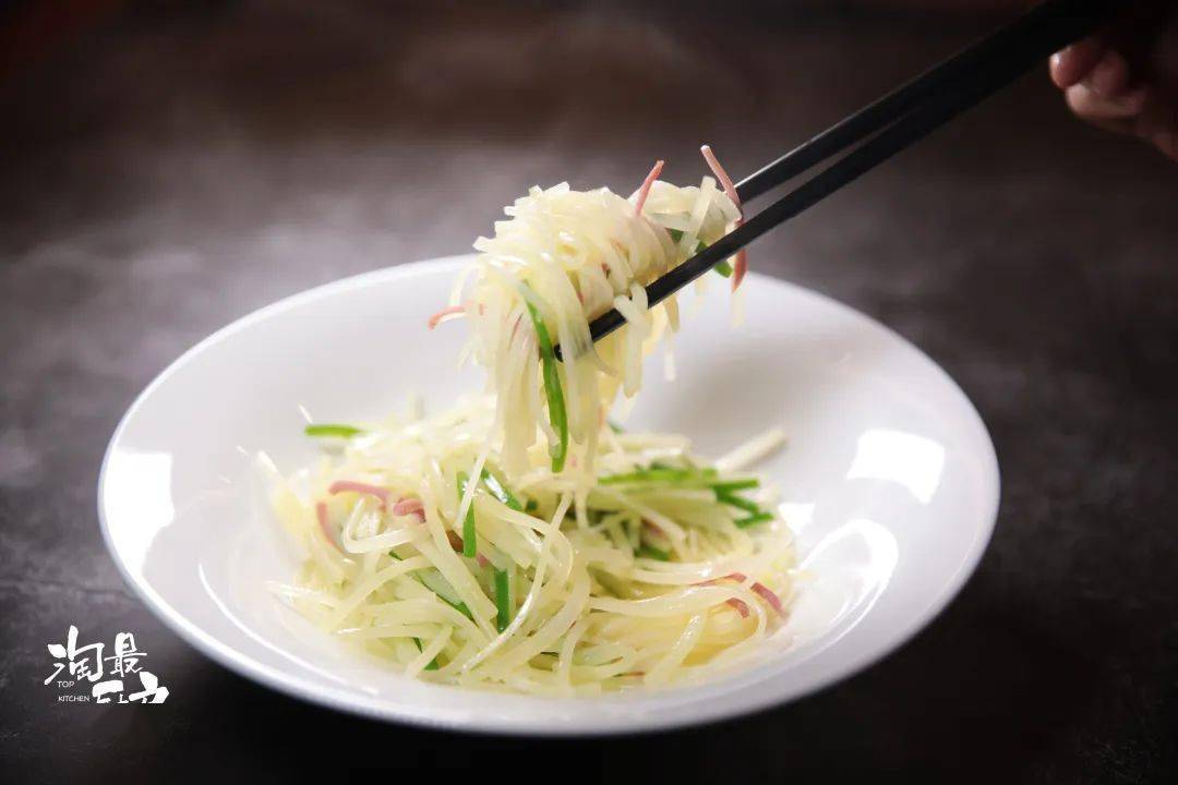 何大厨的醋溜土豆丝 4a06b019e5754b42b84681e2fd68aabe.jpeg