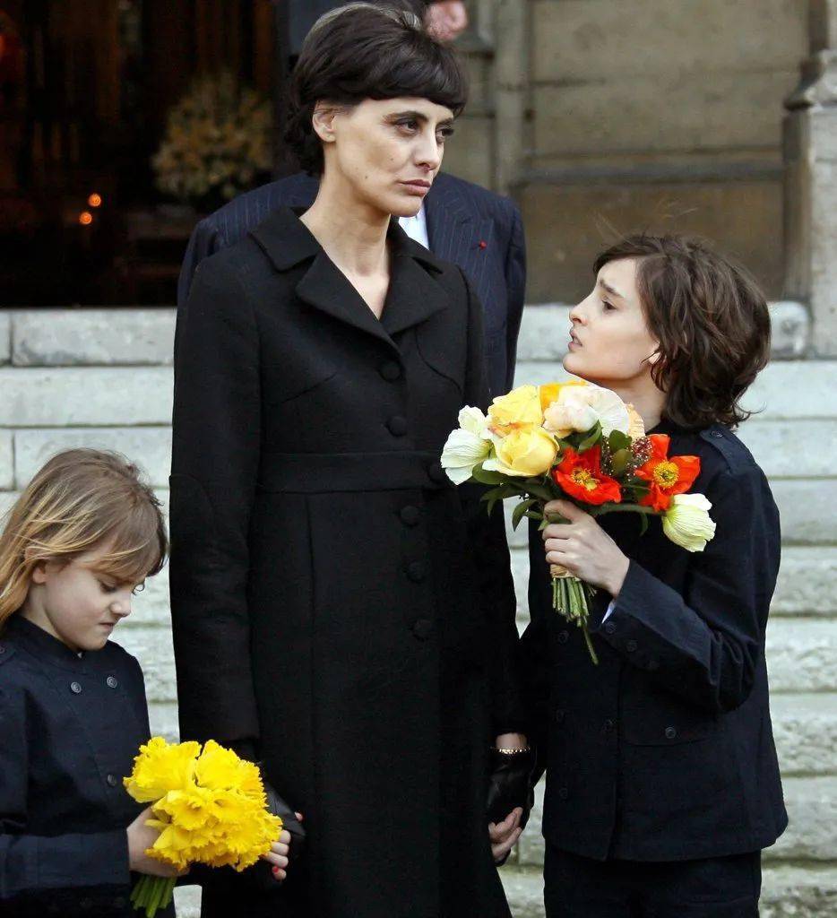 化身|卍物志┃26岁被老佛爷捧为香奈儿化身，如今63岁依然是法式优雅的代名词