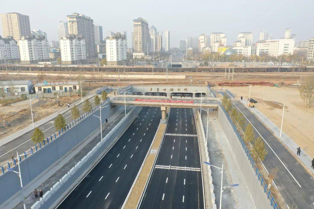 乌海市人口多少_内蒙古乌海市图片