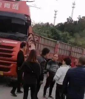 1死3伤!江油双河口路段车祸,现场惨不忍睹