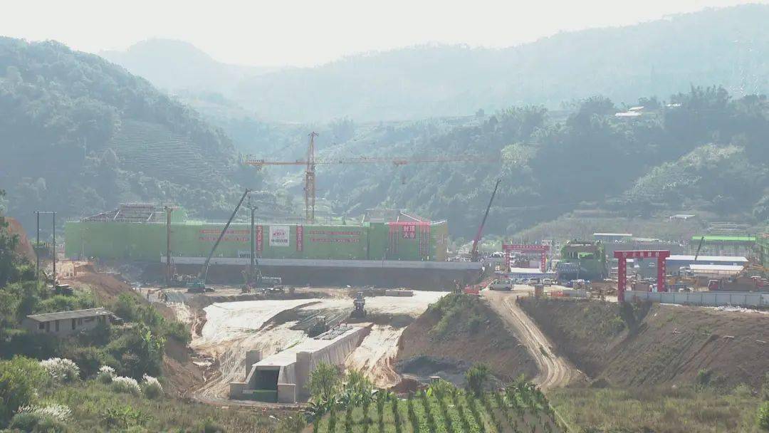 【喜讯】墨江站火车站已经封顶,你确定不想看看什么样