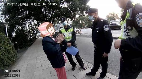 老民警用40多分钟的耐心劝阻了一场老奶奶被骗局