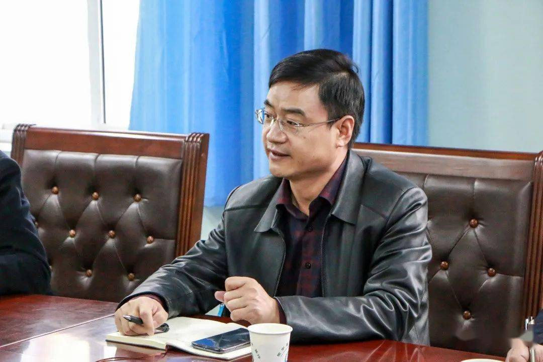 县教育局党组书记,局长杜永鹰调研榆中六中教育教学工作