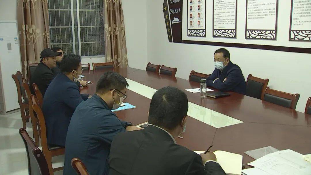 李新桥还来到余川镇彭河村,督办"聚力双胜利,代表在行动"活动相关任务
