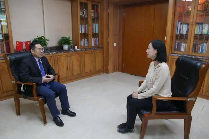 省财政厅厅长戴运龙接受广东卫视专访:在特区建设和全省改革发展新