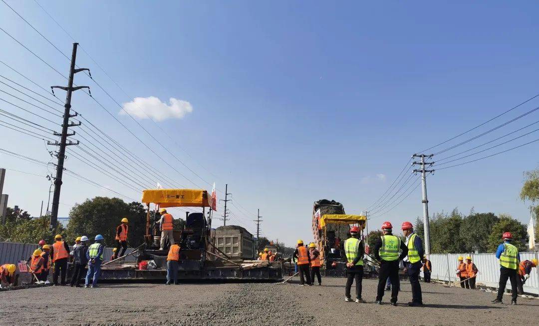 戴南gdp_中国gdp增长图