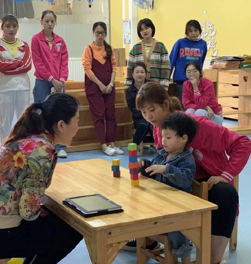 丹尼尔早教与您一起提高婴幼儿发展潜能