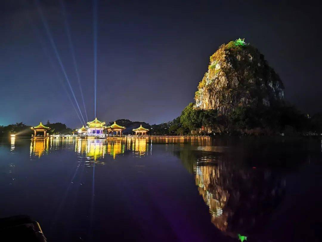 买一送一|水月夜星湖之国潮旗袍夜——竹筏夜游七星岩,五龙亭水灯祈福