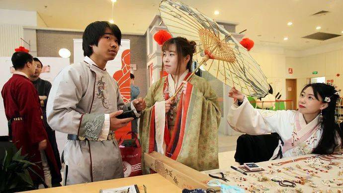 顶端|谁站在汉服圈鄙视链的最顶端？