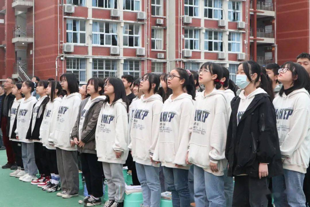 青春飞young遂宁一中初中部举行第39届冬季田径运动会