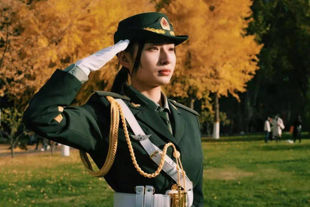 银杏约拍 | 英姿飒爽的国旗仪仗队来啦！