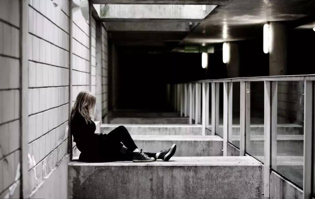 懂事崩:当代成年人生存实录,压抑的情绪,正在报复你的