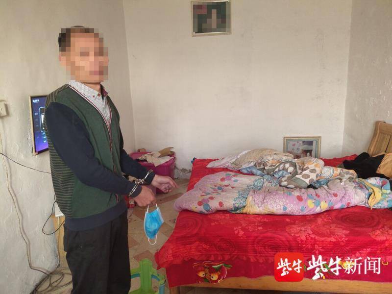 朋友请他吃饭、洗澡，没有想到他竟偷了朋友2