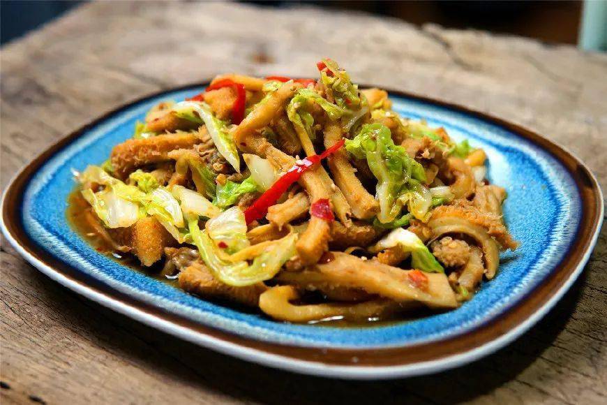 在牛眼里白菜是嫩草,牛肚炒白菜是一种天作之合,美味浑然天成_手机