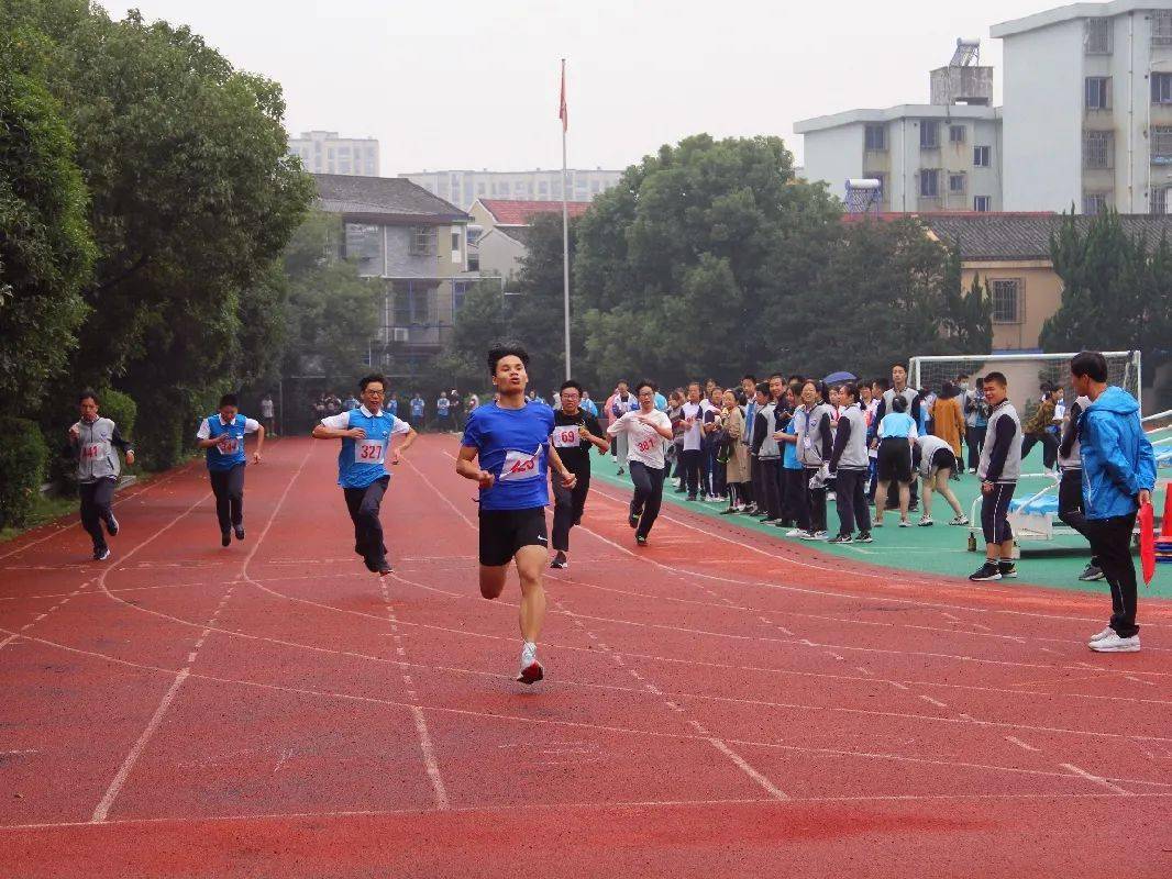 定海五中启青春文化育时代少年