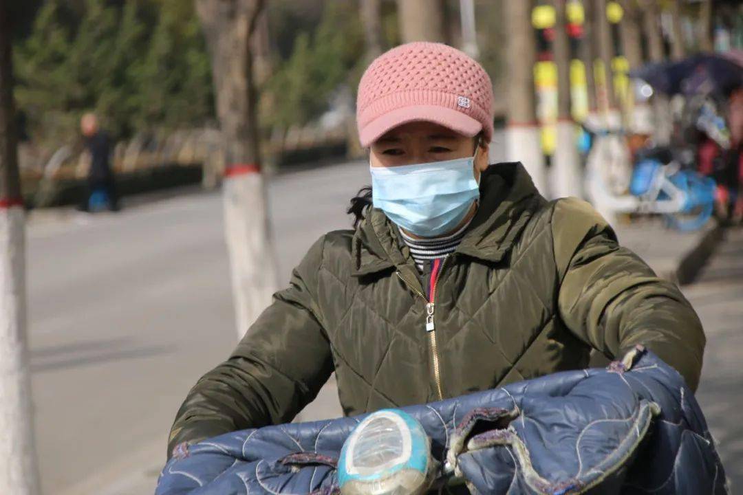 头盔怎么戴不晃动 891c98cb92ad4943b4f4bcd761710907.jpeg