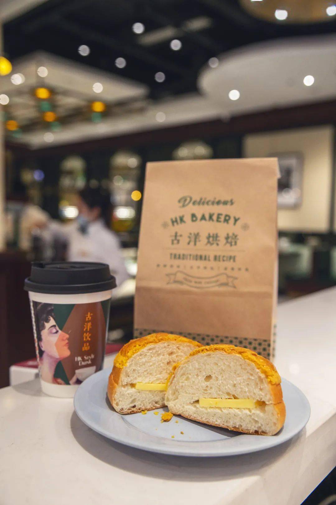 柠檬的酸爽完全融合在茶底 爆浆芝士虾饼 deep fried prawn cake