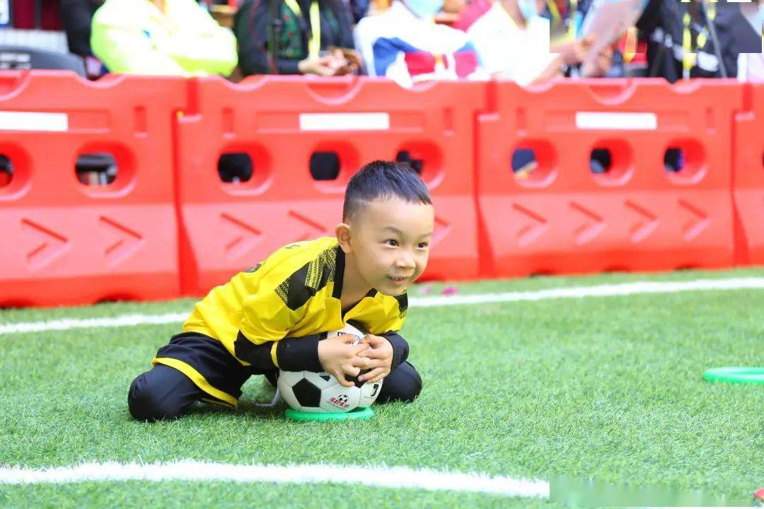 2020广州白云幼儿园_足球走进幼儿园,白云已有4所全国足球特色幼儿园