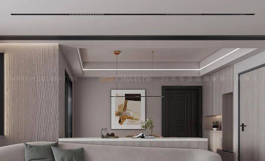 极简,即摒弃了原有复杂的吊灯装饰,采用隐形灯带和线性灯条,温润,舒适