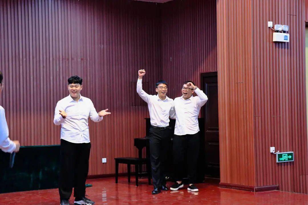 大合唱猜一成语_黄河大合唱