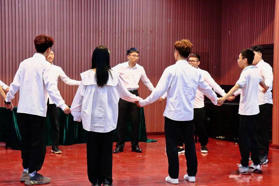 大合唱猜一成语_黄河大合唱