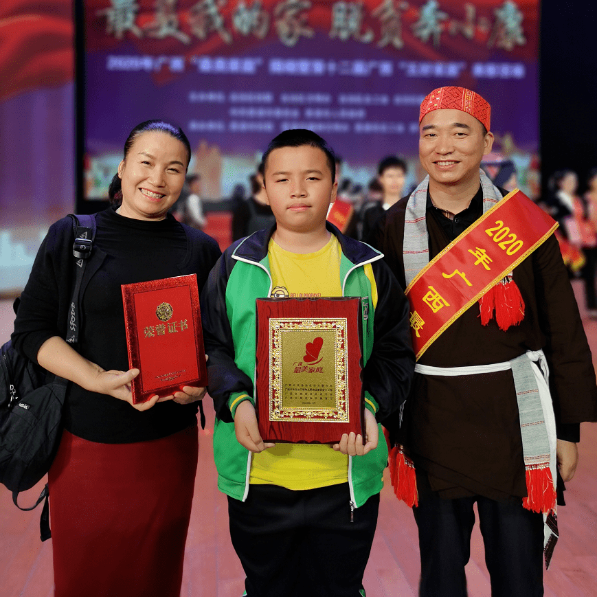广西最美家庭—来宾市莫秋明家庭抓合力,整合社会各界