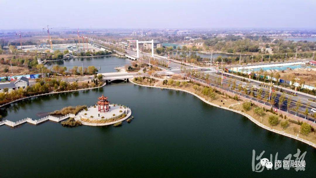 河北日报记者 赵永辉 摄河北省南宫市环城水系初冬风景.