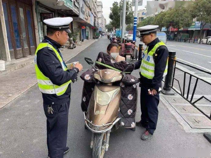 骑自行车戴头盔违法吗 30cc883504f64f87bfacefd63308e4e4.jpeg