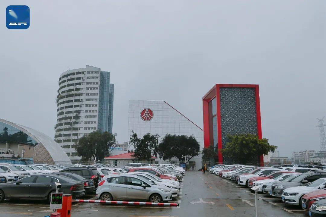 五粮液一年gdp的产值_一年四季图片