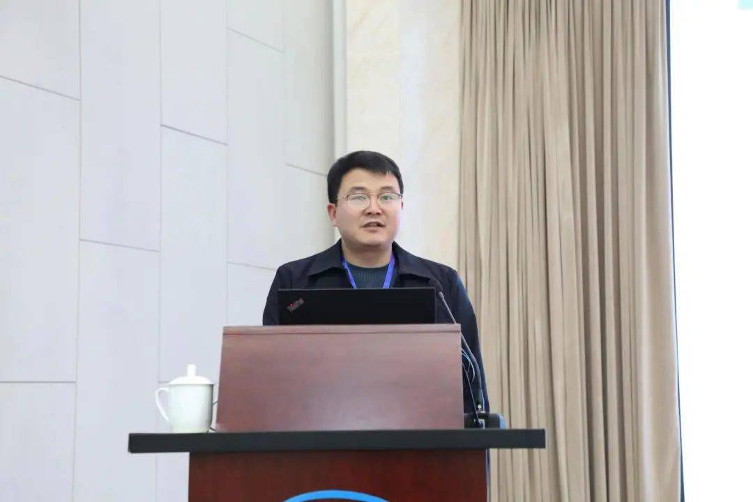 随后,蒋利军,谢秀娟,何广利,张邦强和张定海等5位专家分别针对