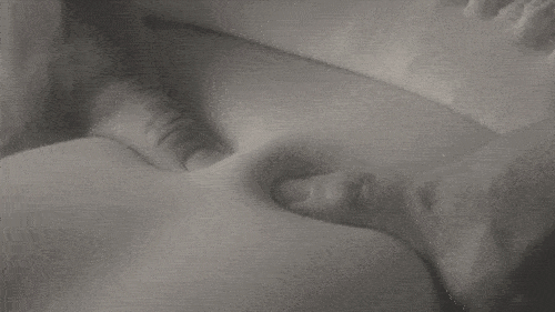 女生枕头高颜值 c1e4ba77b5f3455785b6b8b4fed6a09e.gif