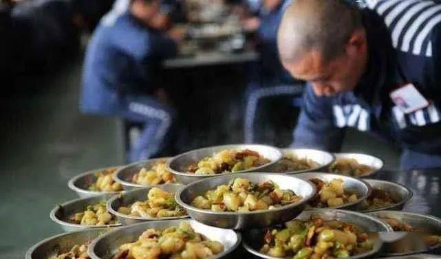 生活在监狱中的犯人生活条件如何,他们的伙食又怎样?答案被说出