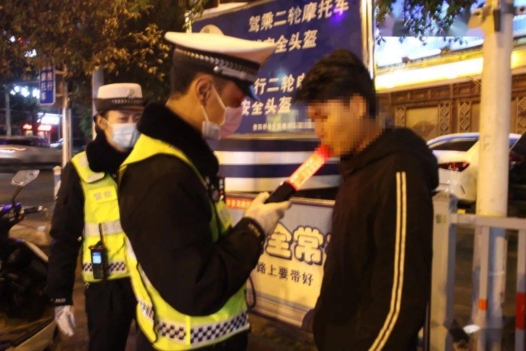 思茅交警严管严查交通违法行为_普洱市